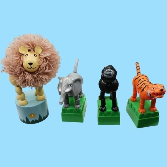 Vintage Set of 4 push button puppet plastic collapsible toys - Picture 1 of 4